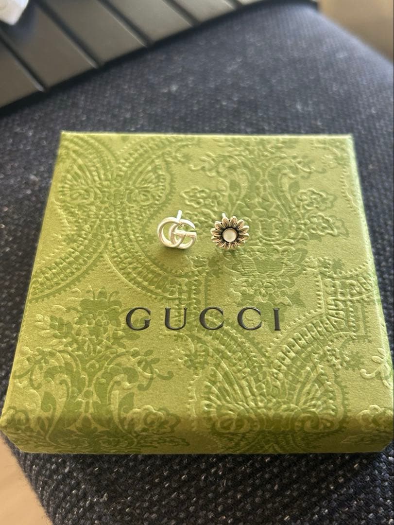 GUCCI ダブルGフラワースタッズピアス
