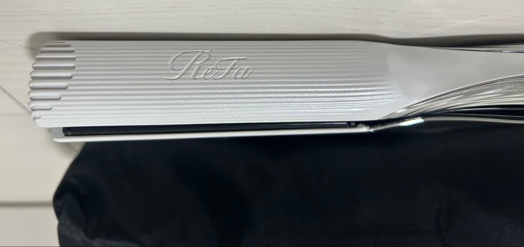 【即日発送&値下げ依頼○】Refa ストレートヘアアイロン 　 ※収納ケース付き