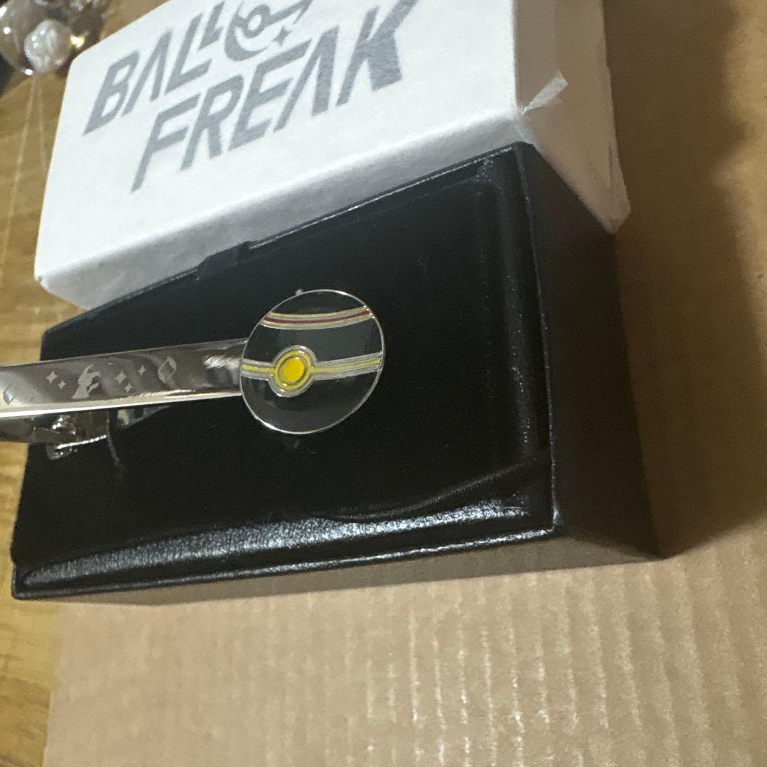 ポケモンセンターネクタイピン BALL FREAK ミミッキュ×ゴージャスボール