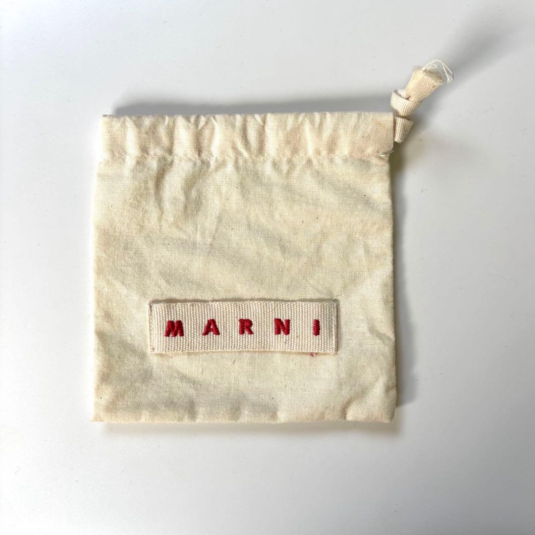超美品✨MARNI ブローチ 保存袋付き　花　レザー&メタル　ゴールド