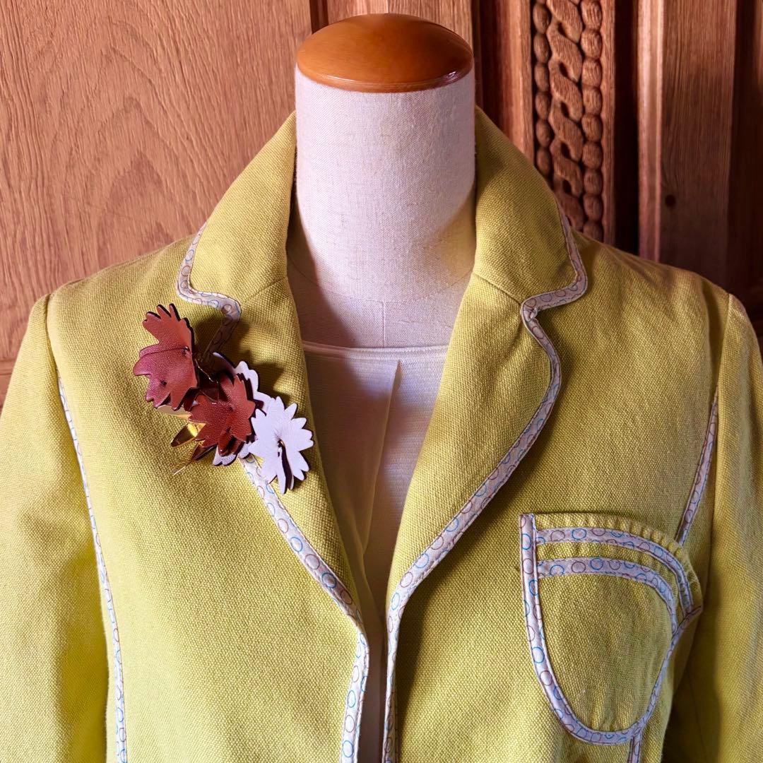 超美品✨MARNI ブローチ 保存袋付き　花　レザー&メタル　ゴールド