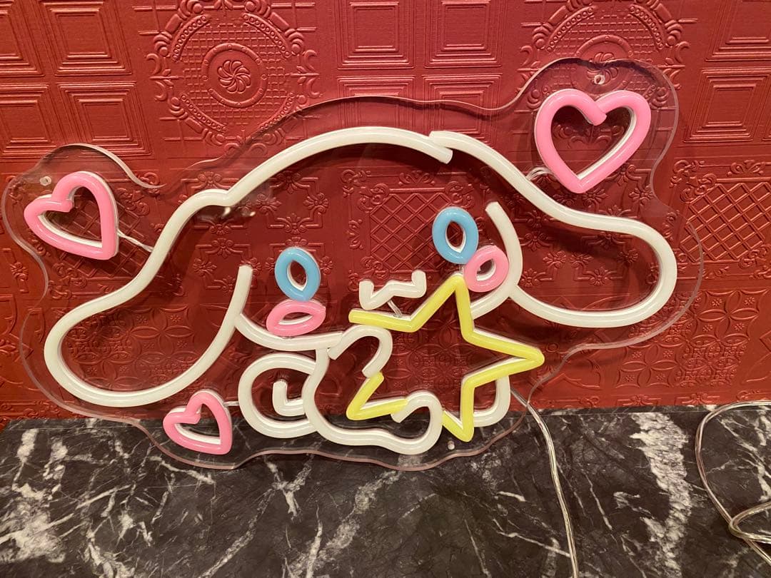 シナモンロールネオンライト ハートと星