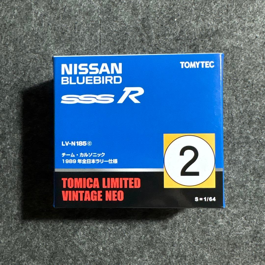 ミニカー NISSAN BLUEBIRD sss R CALSONIC 1/64
