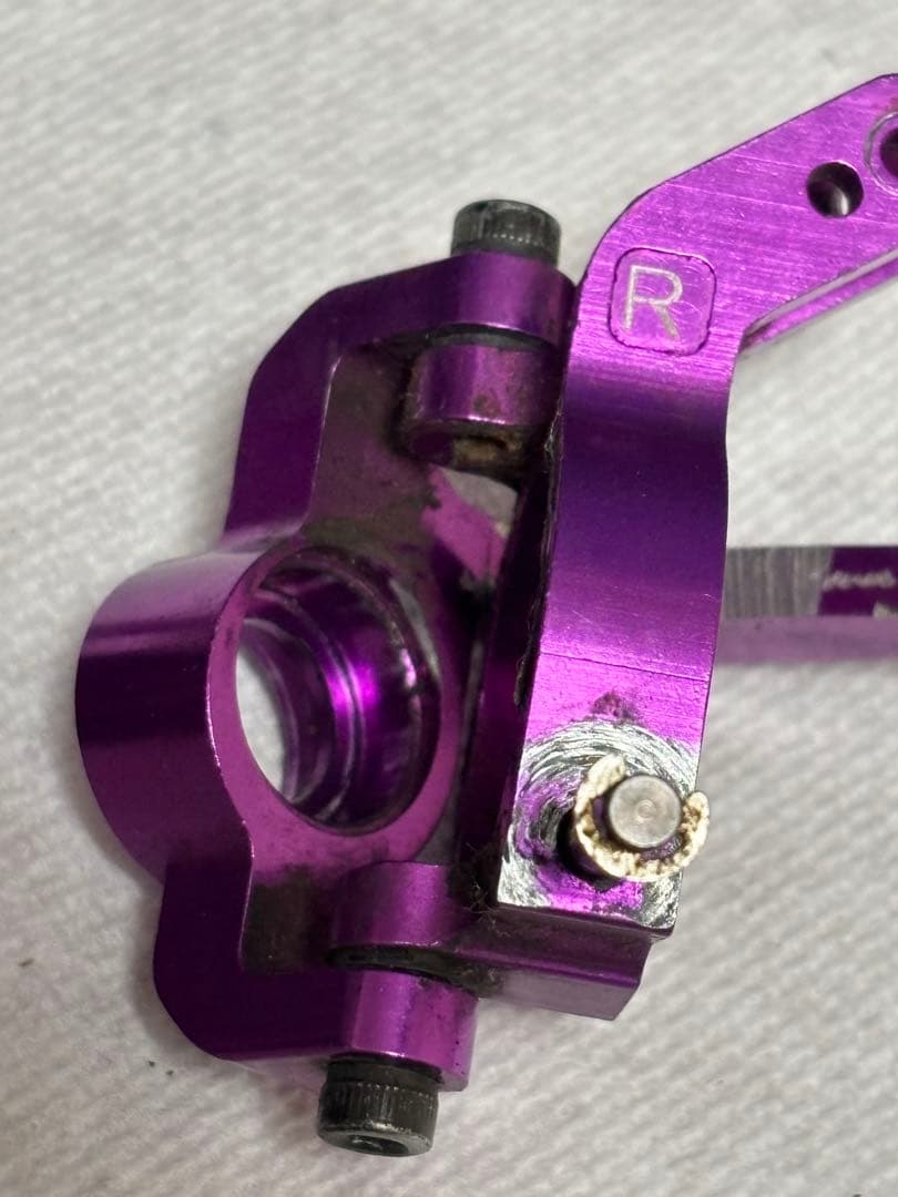 hpiサベージ アップライト　ナックル　ハブ