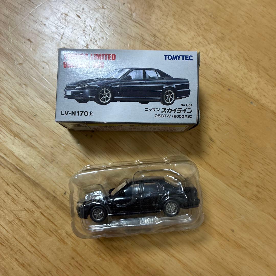 トミカリミテッドヴィンテージネオ ニッサン スカイライン R34 黒