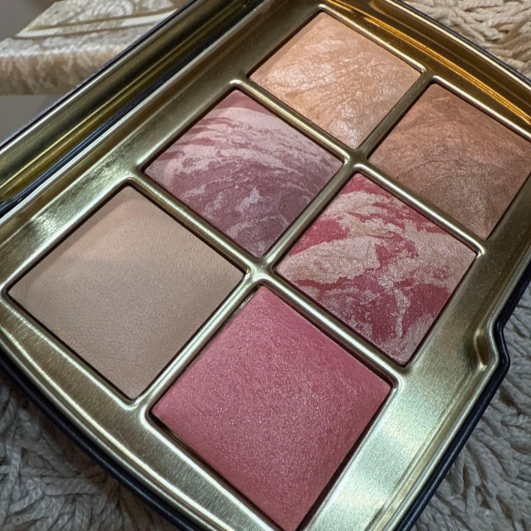 HOURGLASS マーブルチークパレット horse