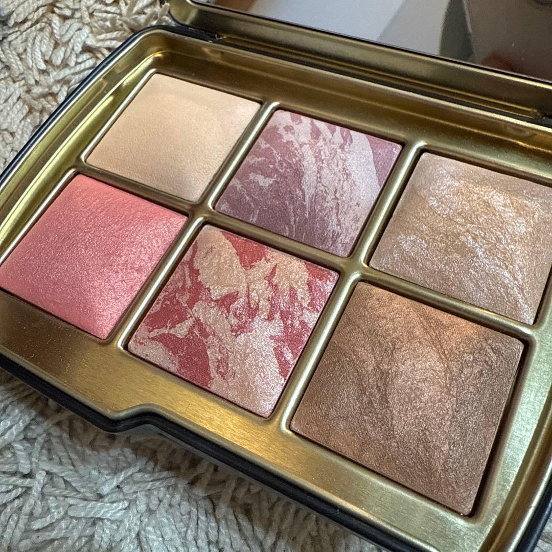 HOURGLASS マーブルチークパレット horse