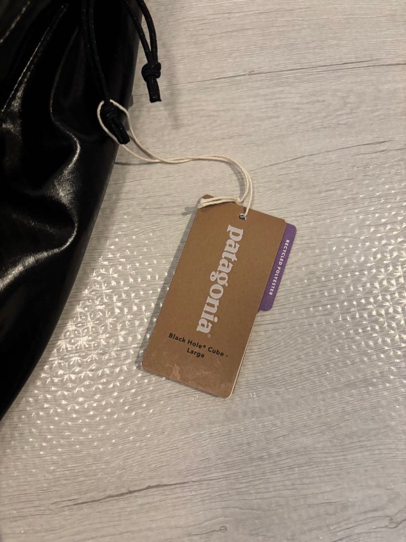 【新品未使用】Patagonia ブラックホールキューブ　10L