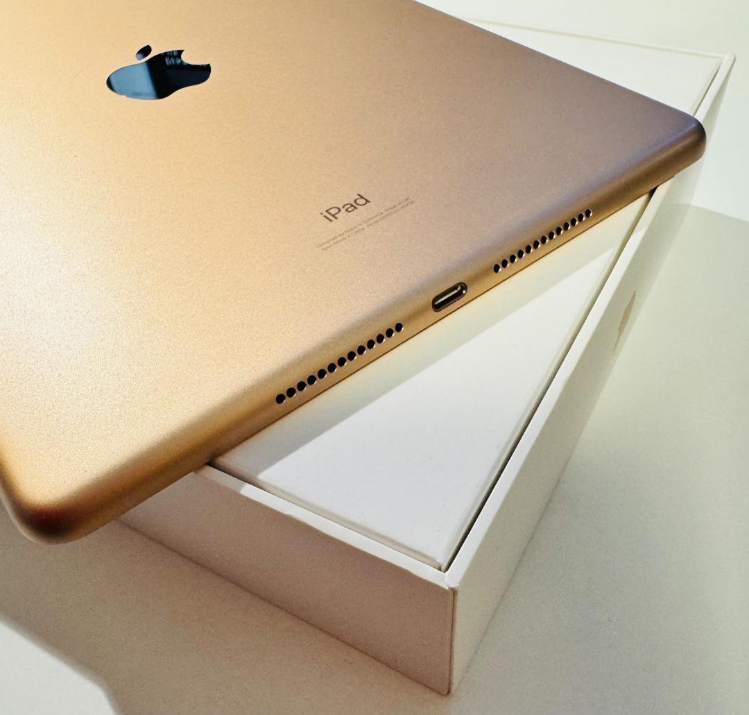 iPad 第7世代　無印　ローズゴールド 本体　32GB 箱付き　ステッカー付