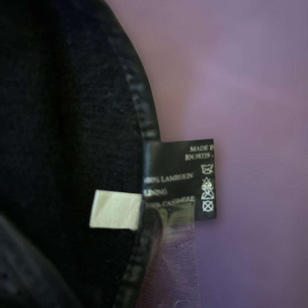 プラダ　レザー手袋 黒