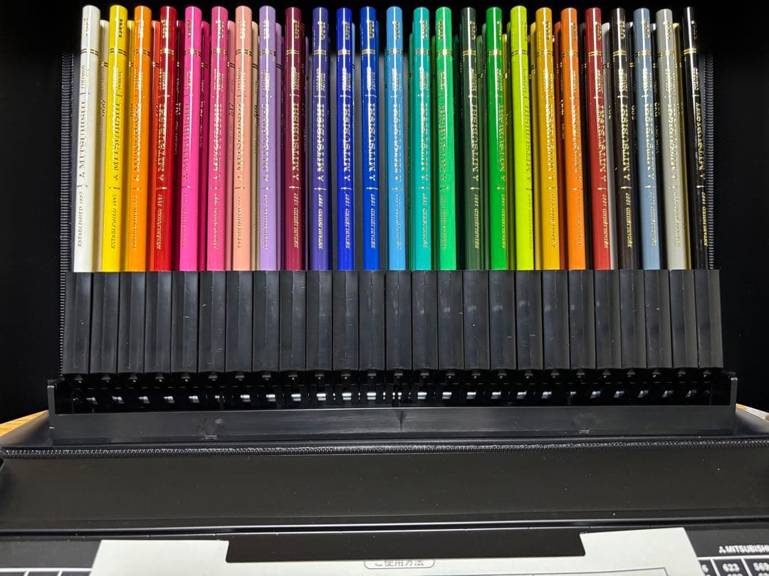 三菱uni 100色色鉛筆