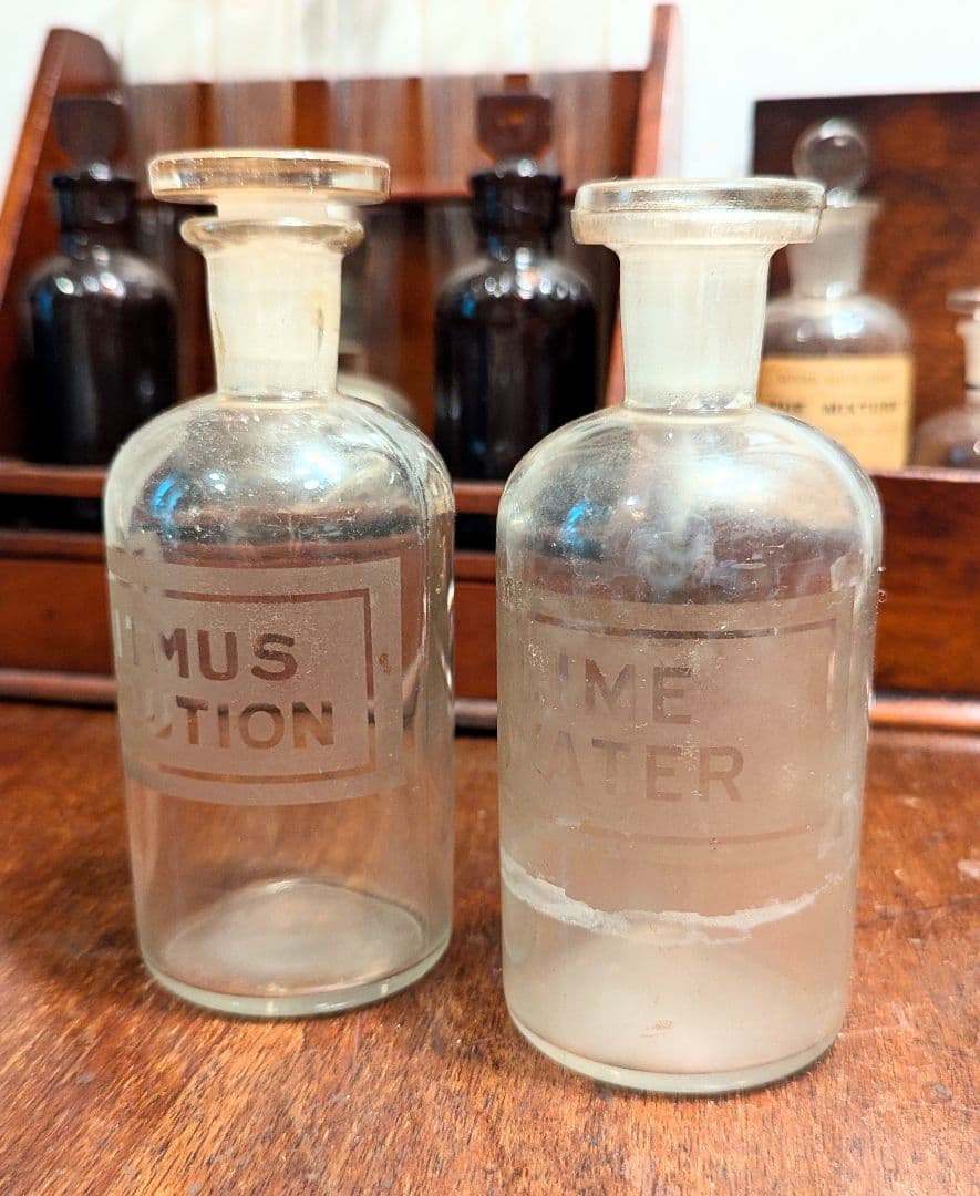 フランスアンティーク 薬瓶 グラビュール ガラス メディシンボトル ２本セット