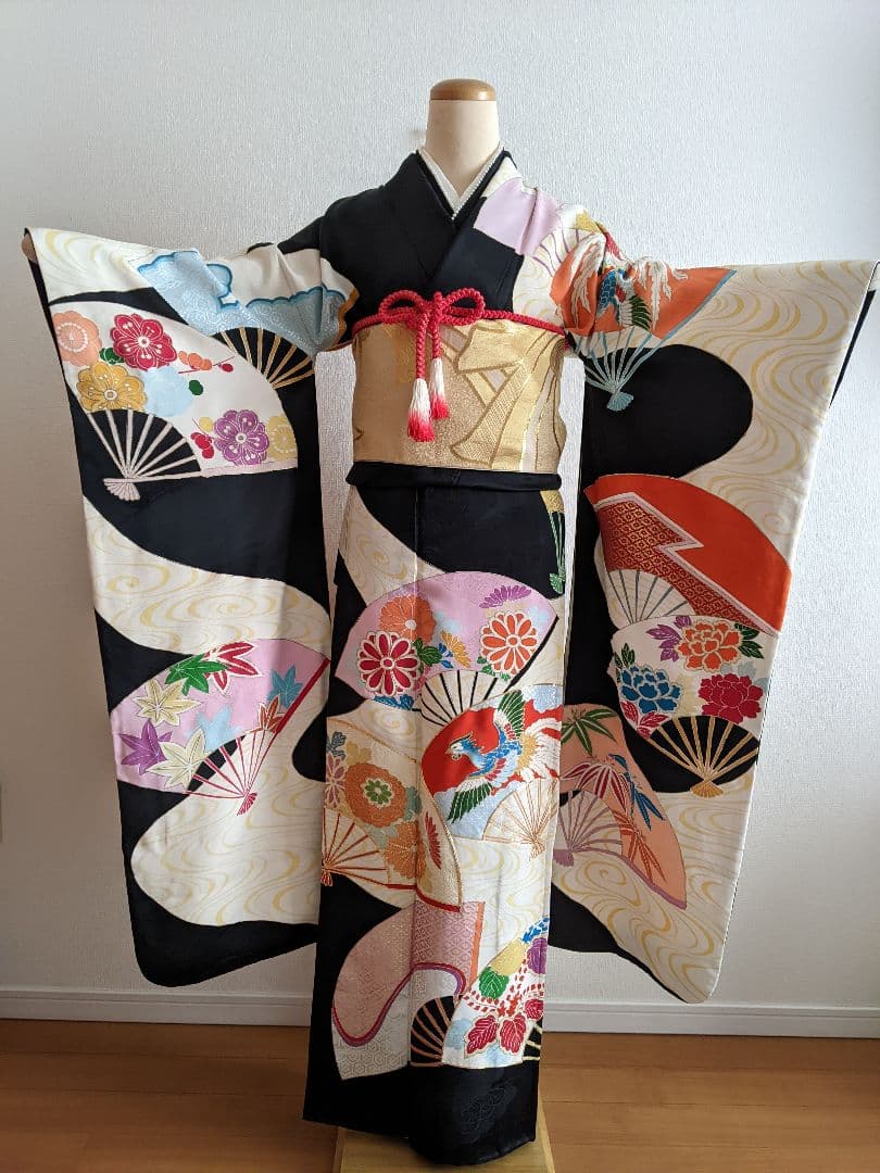 ■✨豪華お振り袖【黒地 扇面 花柄 金駒刺繍 銀彩 正絹】 成人式・結婚式