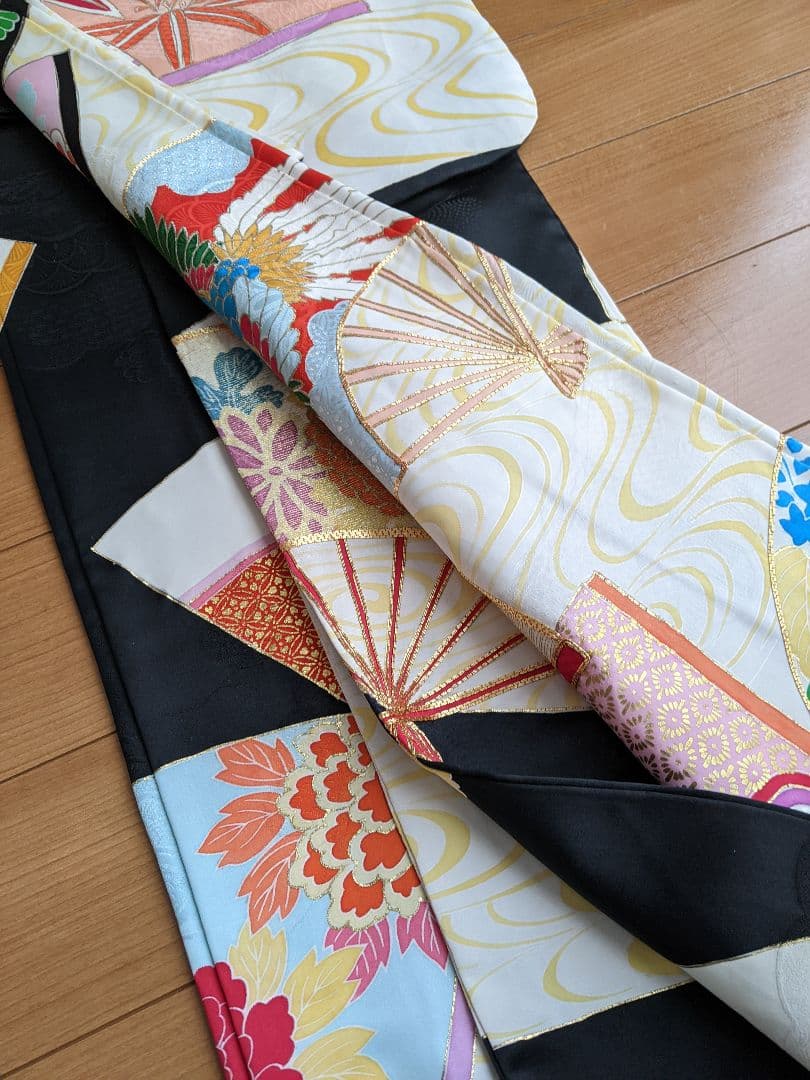 ■✨豪華お振り袖【黒地 扇面 花柄 金駒刺繍 銀彩 正絹】 成人式・結婚式