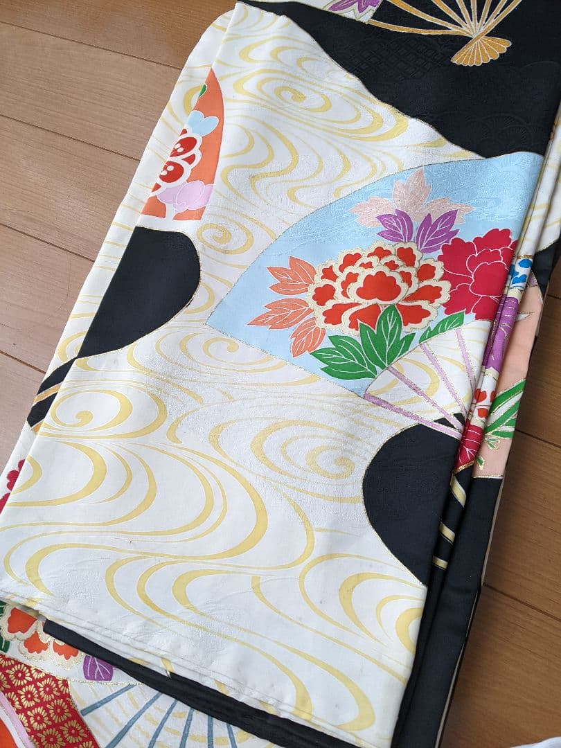 ■✨豪華お振り袖【黒地 扇面 花柄 金駒刺繍 銀彩 正絹】 成人式・結婚式