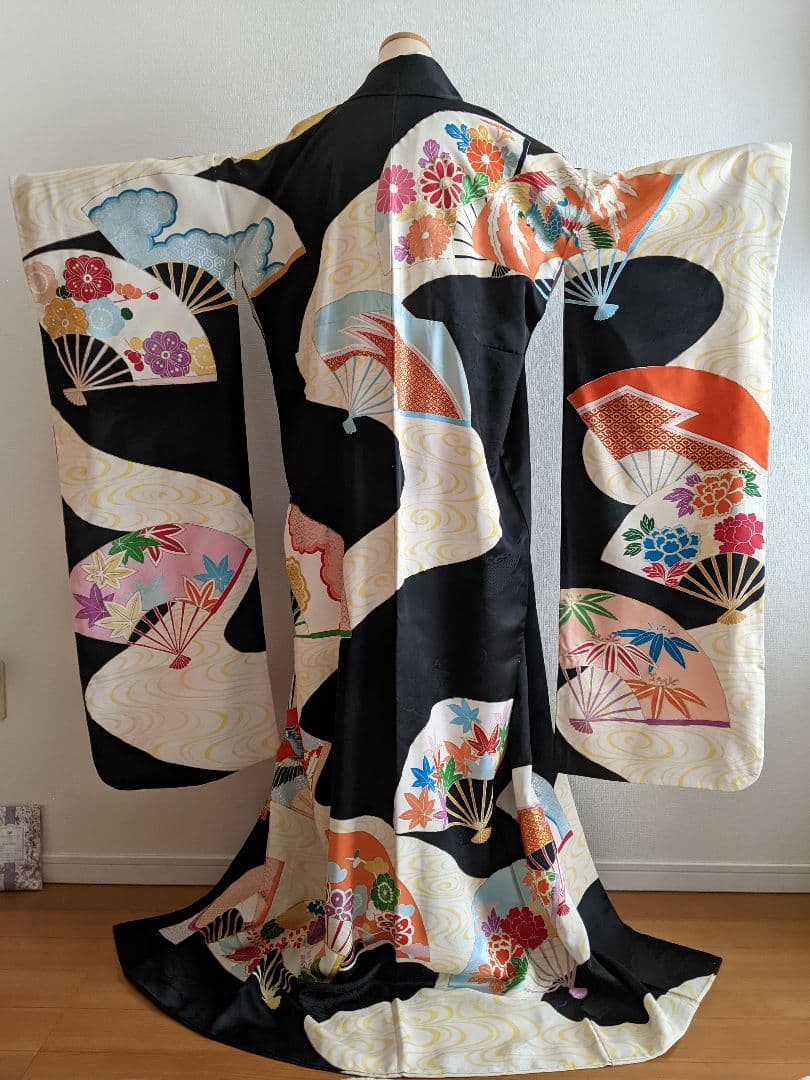 ■✨豪華お振り袖【黒地 扇面 花柄 金駒刺繍 銀彩 正絹】 成人式・結婚式