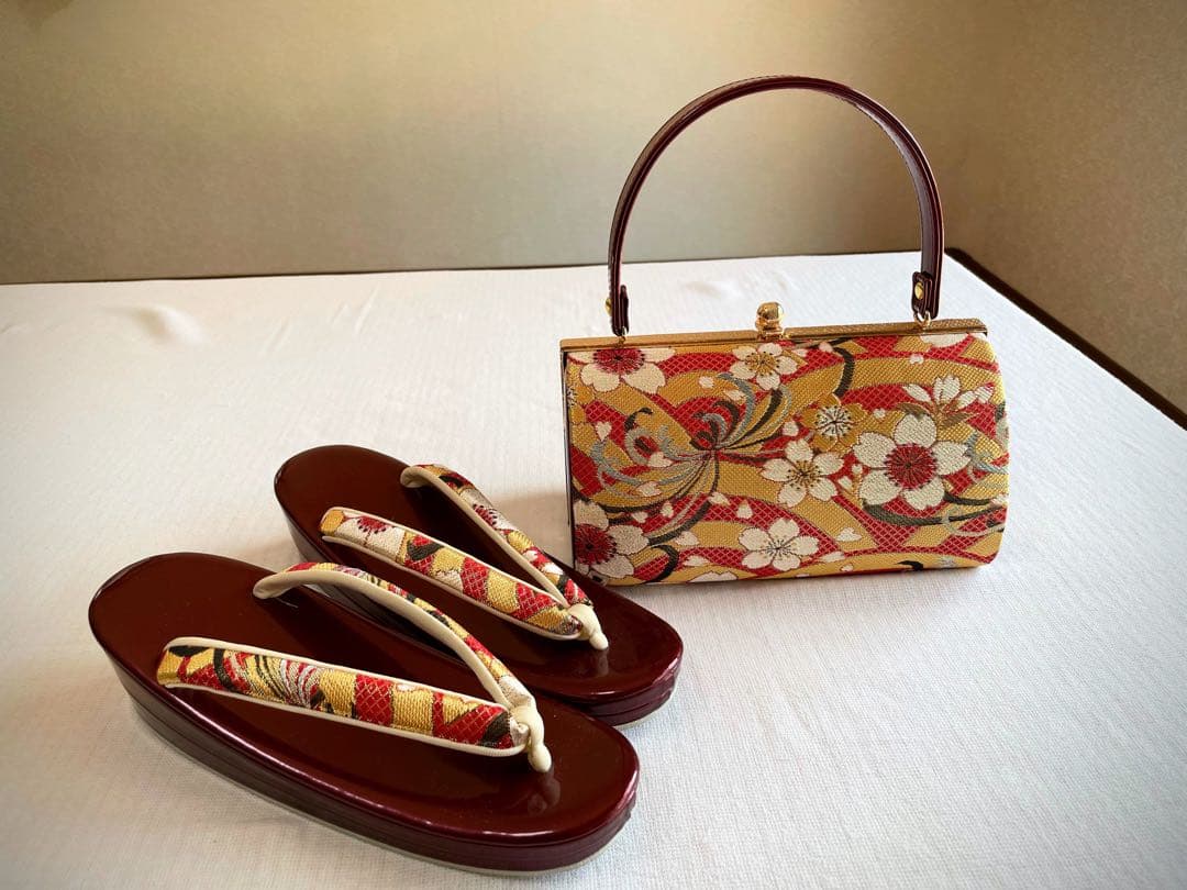 新品未使用品　振袖用　草履.バックセット