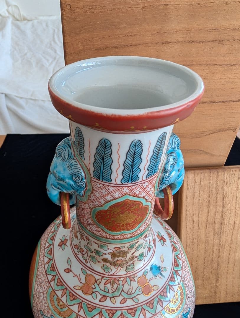 九谷焼　陶源　花瓶　金襴手