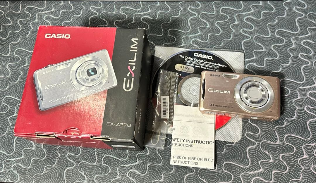 【動作品】 CASIO EX-Z270 10.1メガピクセル　デジカメ コンデジ