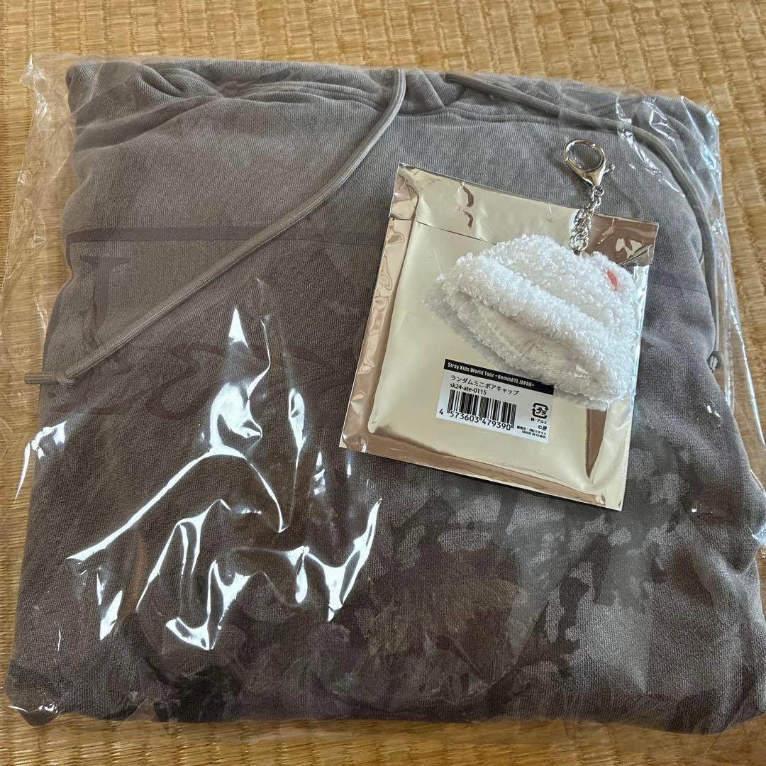 straykidsヒョンジンプロデュースフーディ　ジニレットミニボアキャップ付き