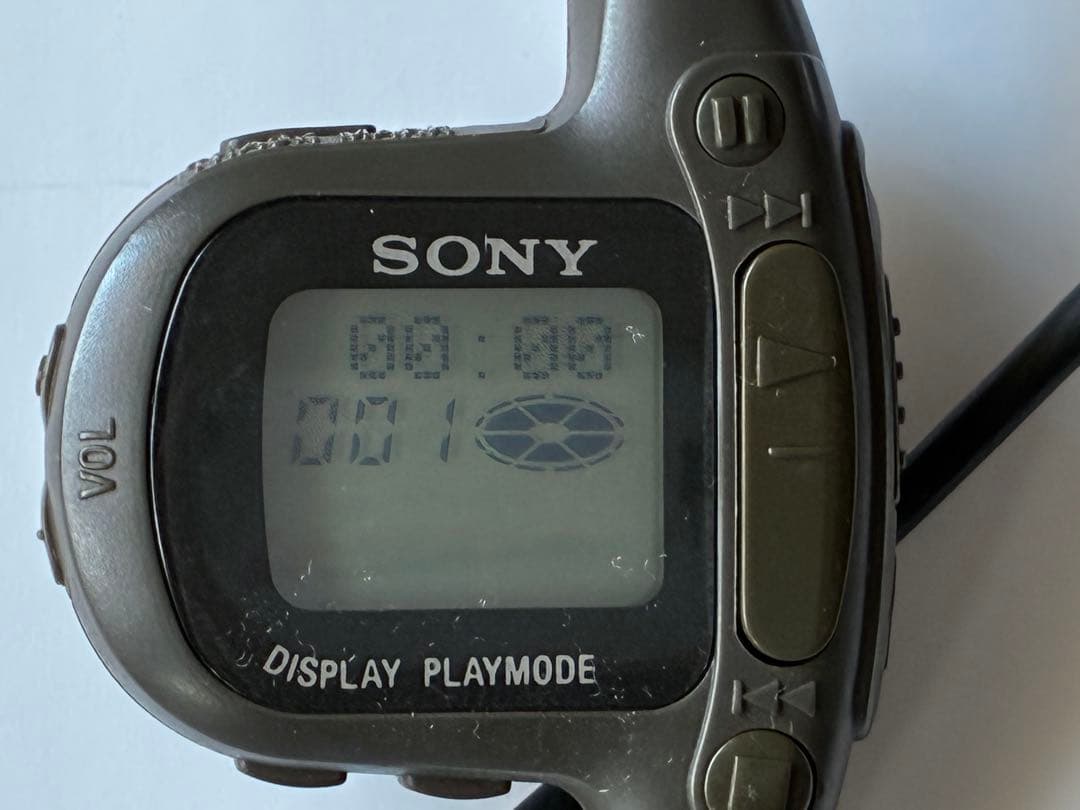 【SONY】MD WALKMAN〈MZ-R4ST〉+空ディスク【動作検証済⭐︎】