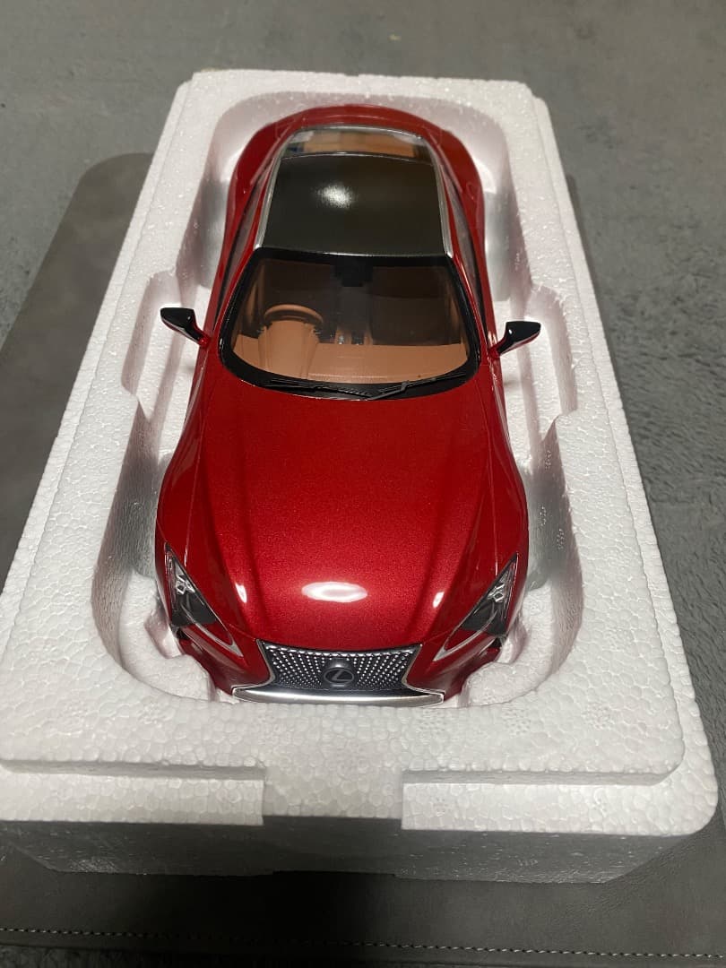 （希少品・限定品）KYOSHO samurai LEXUS LC500 1/18