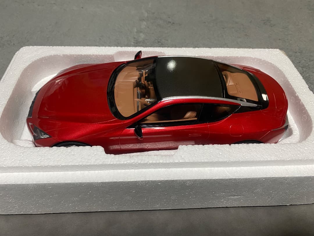 （希少品・限定品）KYOSHO samurai LEXUS LC500 1/18