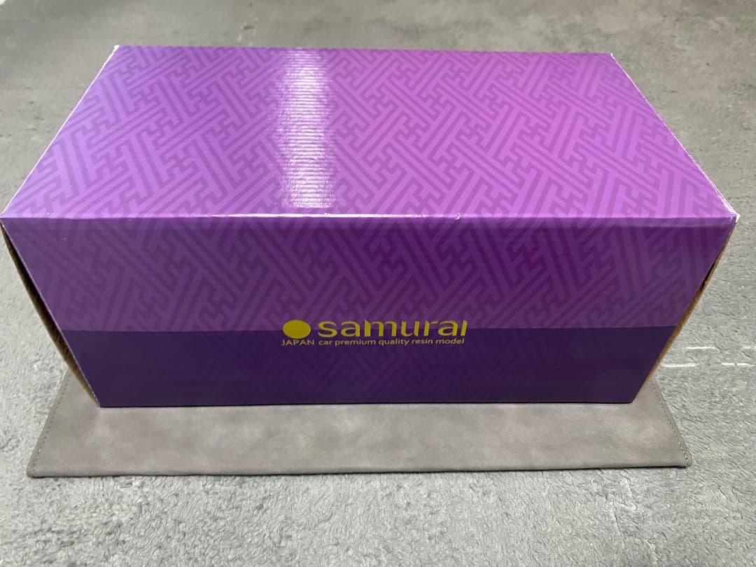 （希少品・限定品）KYOSHO samurai LEXUS LC500 1/18