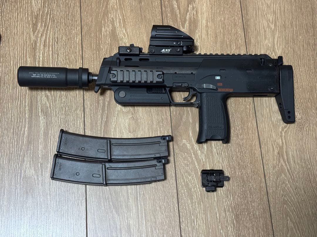 【18禁】東京マルイ　MP7A1 ガスガン　アタッシュケース付き