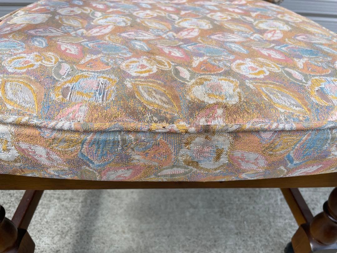 カリモク　ダイニング　アームチェア　キャスターつき　②