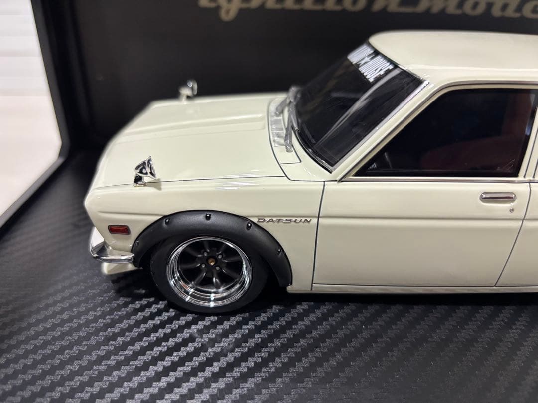 1/18ミニカー イグニッションモデル　日産ブルーバード510ワゴン【新品】