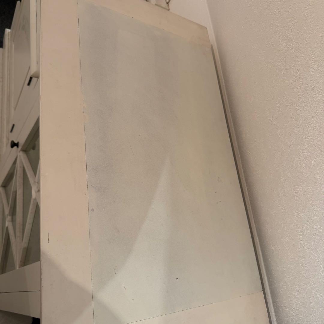 近隣無料配送！ホワイト ガラス扉付きキャビネット セット