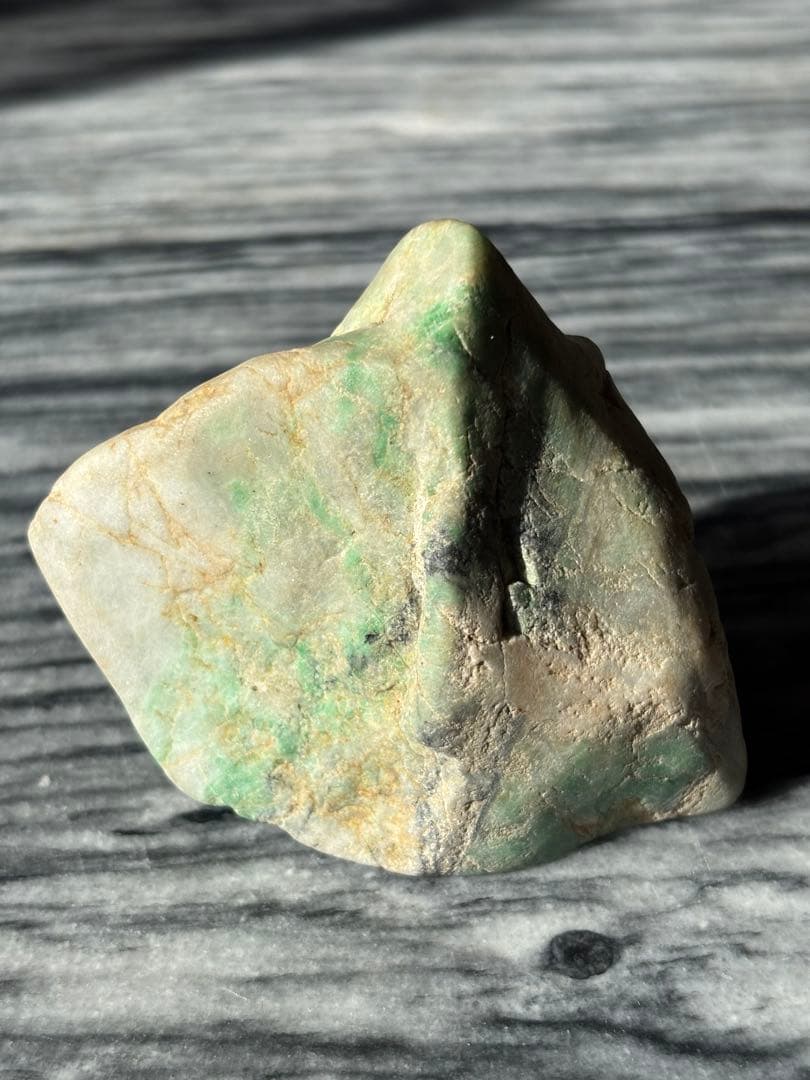 翡翠 ヒスイ 原石 鑑賞石 自然石 誕生石 鉱物 鉱石 水石