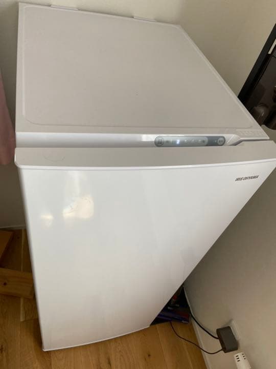 2022年製　冷凍庫　自動霜取り　119ℓ