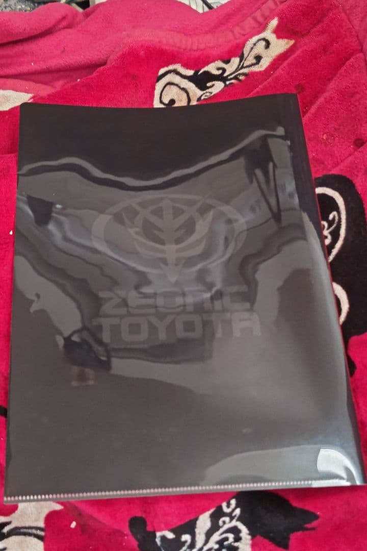 非売品シャア専用オーリスクリアファイル２種とシャア専用オーリスのカタログセット