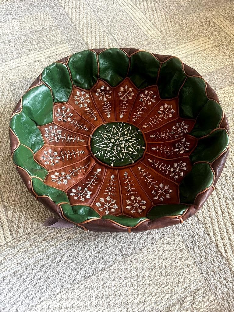 モロッコ　本革　オリジナルデザイン　プフ　オットマン　グリーン