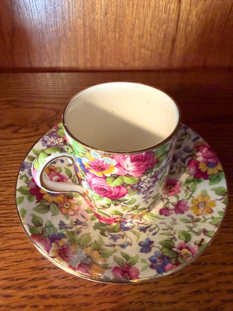 【英国ビンテージ】　WINTON　デミタスカップ&ソーサー