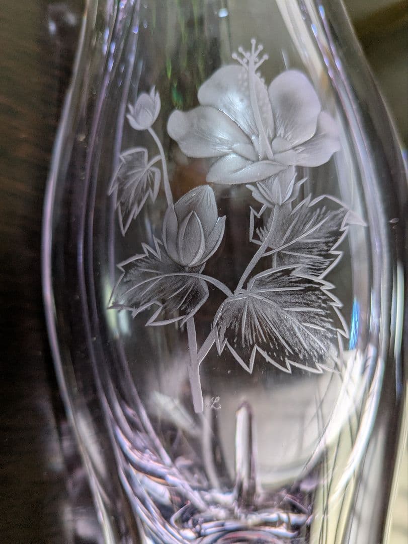 薄紫色の花瓶 　アレキサンドライト　サインアリ　変色ガラス　28cm お値下げ中