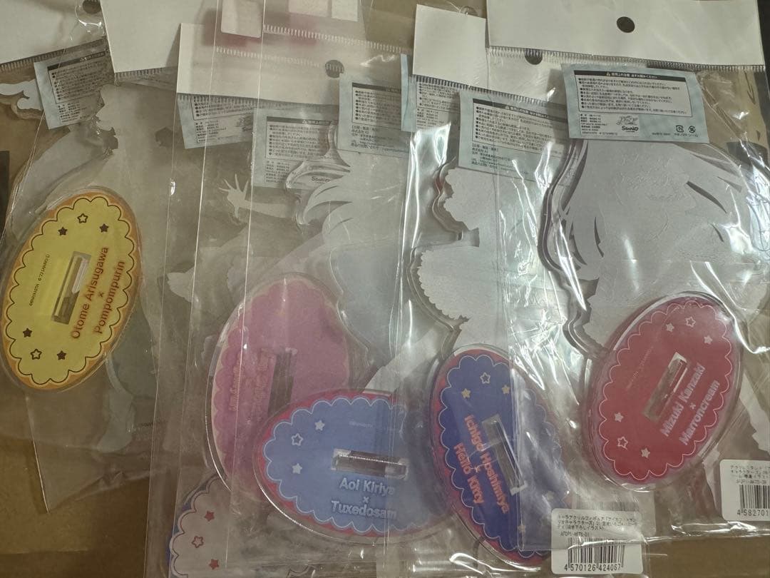 アイカツ　サンリオ　コラボ　アクスタ8点セット