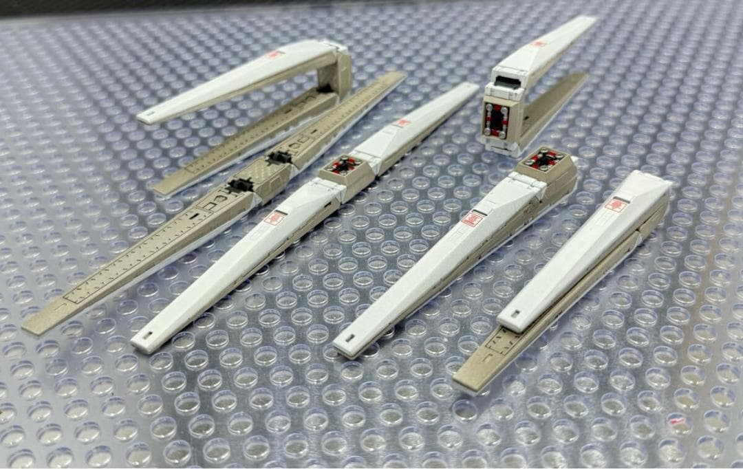 RG Hi-νガンダム改修塗装済み完成品（ガンプラ）