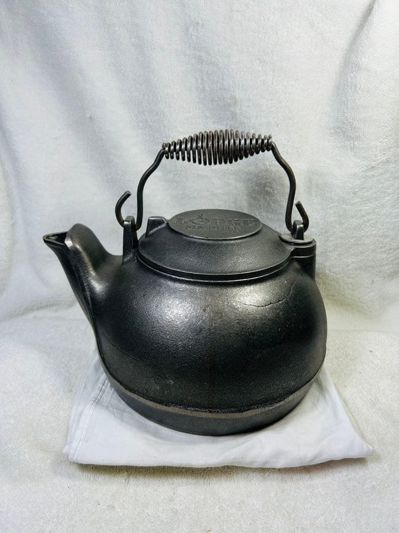 美品未使用　ビンテージ品Lodgeの2.4L 鋳鉄製ケトル