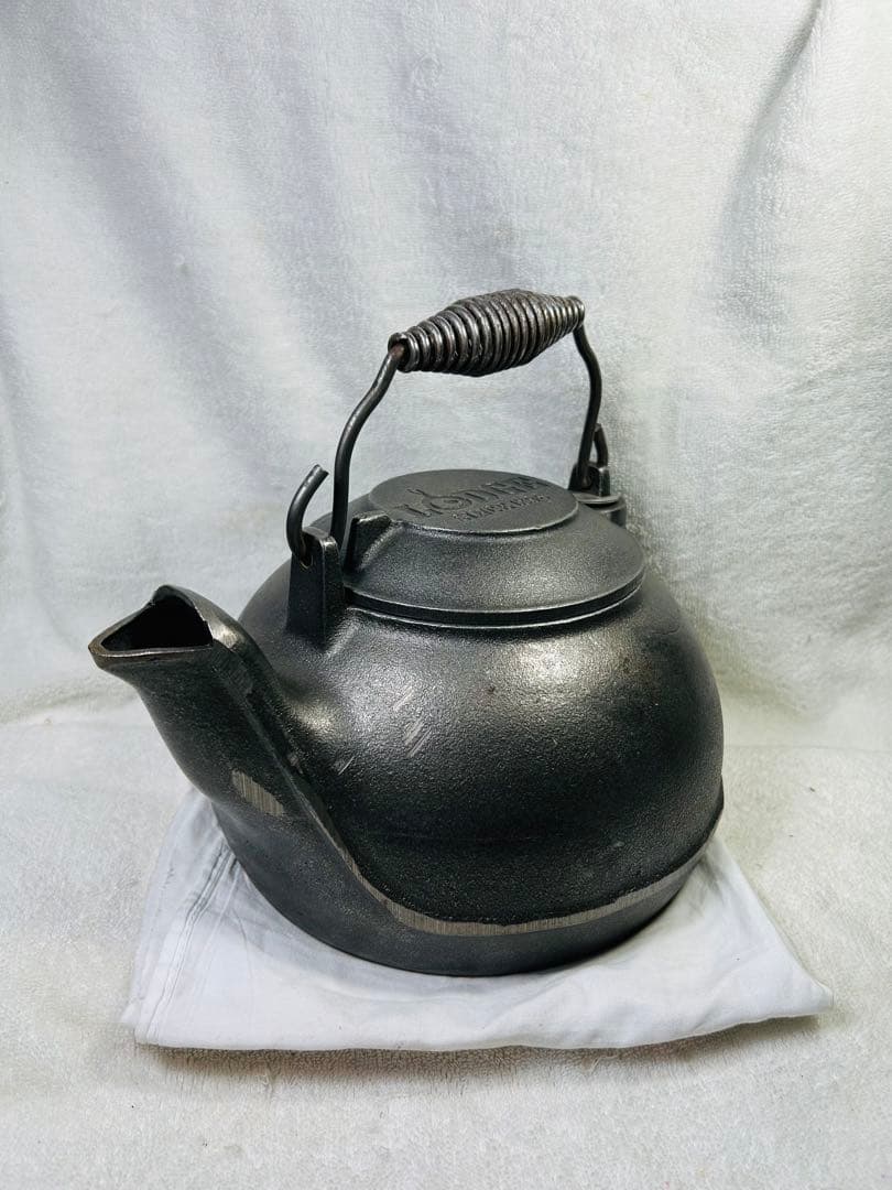 美品未使用　ビンテージ品Lodgeの2.4L 鋳鉄製ケトル