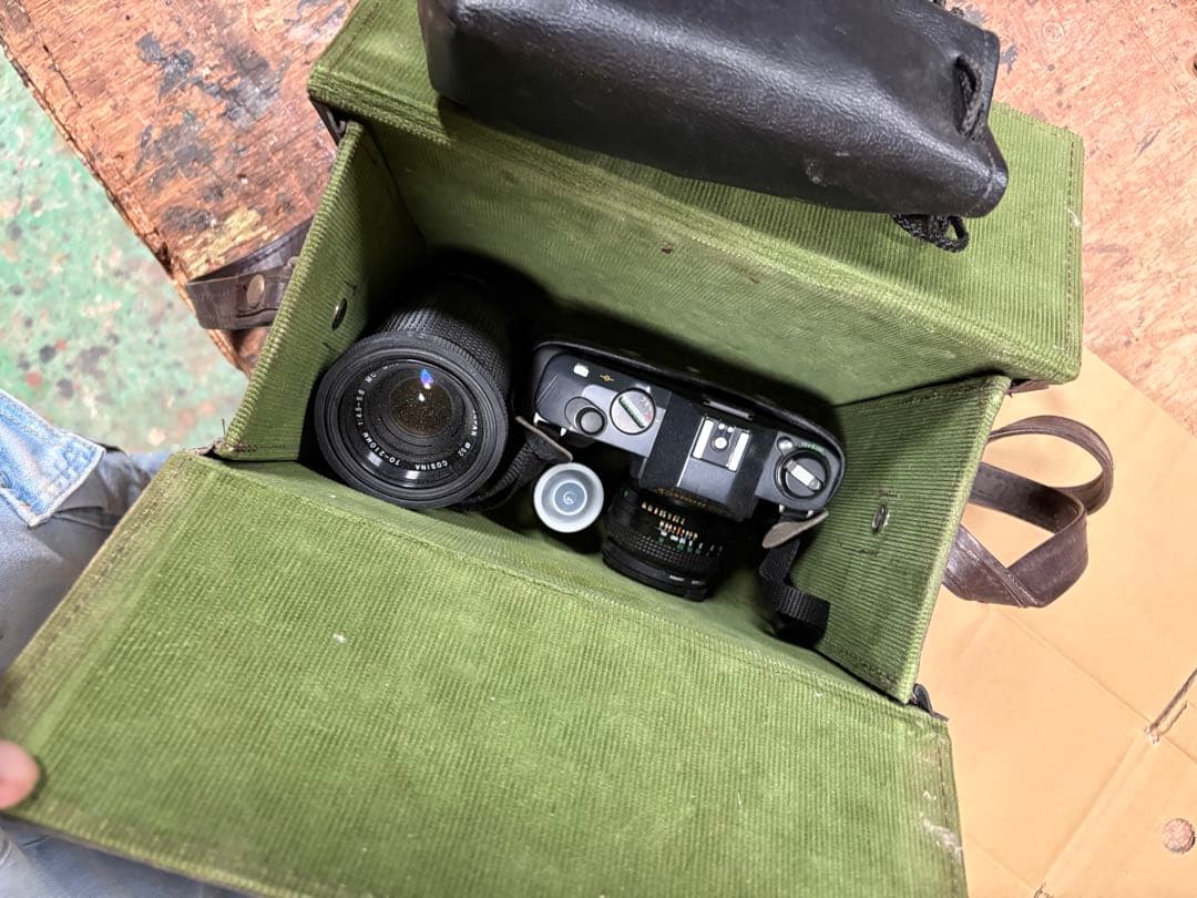 Canon T50 フィルム一眼レフカメラ レンズ　フラッシュ　ケース付き