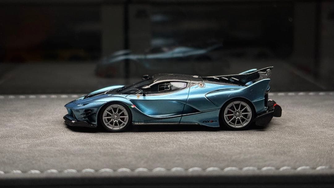 u2 1/64 フェラーリ FXXK evo アイスブルー
