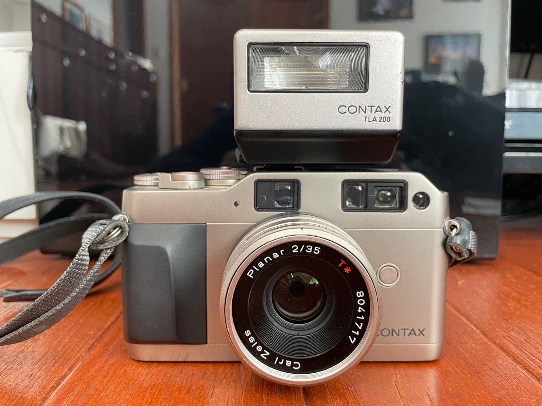 CONTAX G1＋35mm F2レンズ 、TLA 200フラッシュ、取説付