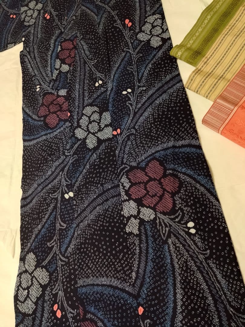 細かい絞りの浴衣・身丈160，裄丈65.5