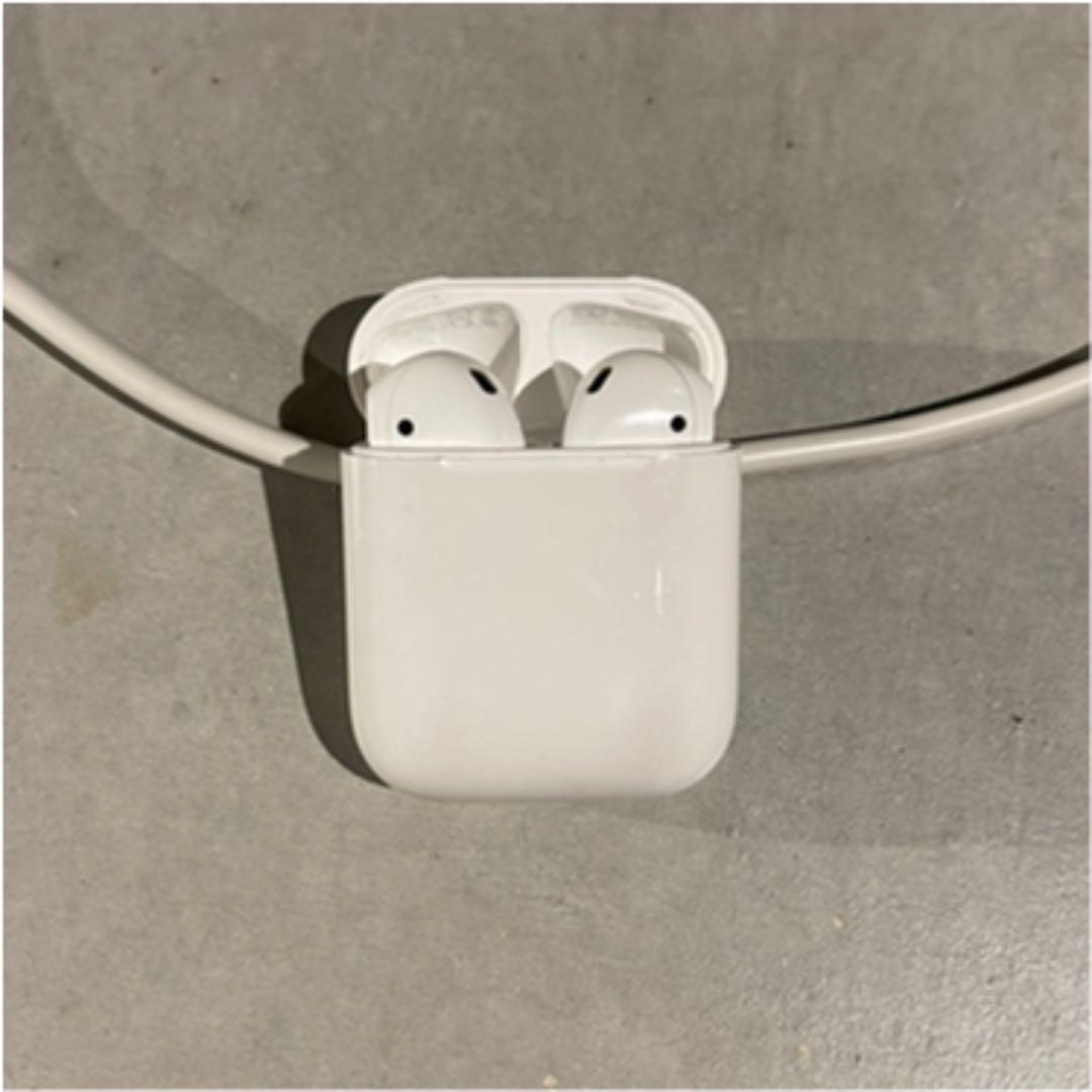 AirPods 第二世代　両耳　充電ケース付き