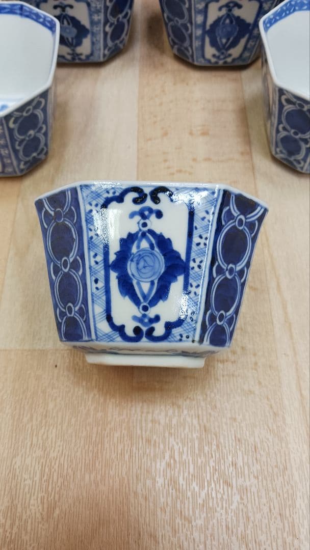 古伊万里　染付　向付　蕎麦猪口　八角窓絵花幾何学文様　6客　共箱　明治14年
