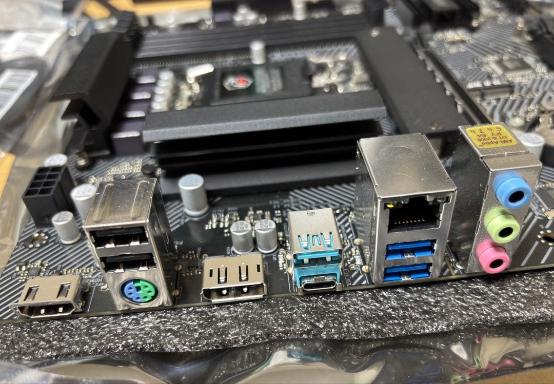 マザーボード ASRock B760M LIGHTNING / D4