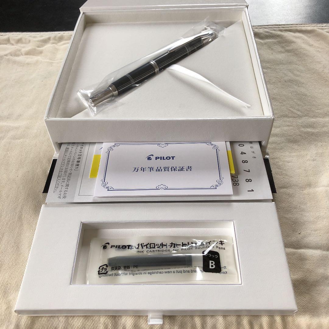 パイロット　キャップレス万年筆　2018年限定　クロスドラインズ　細字　Ｆニブ